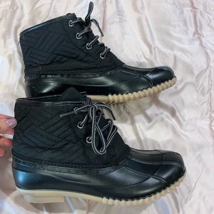 Duck boots